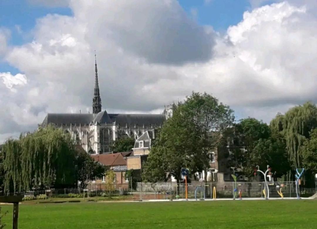 Maison Confortable, Terrasse Et Jardin A Amiens Bagian luar foto